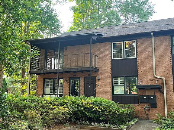 2nd image of 851 Nottingham Dr APT 77