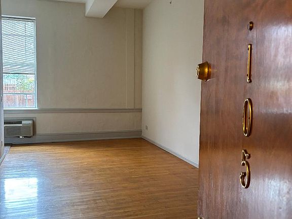 Loft 105 living room/dining room