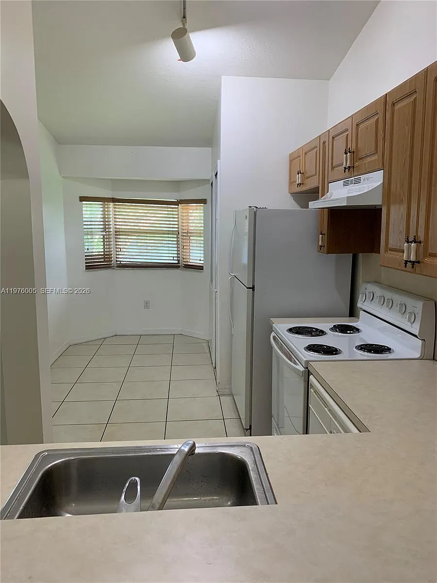 Building Photo - 1250 SE 29th St #20558