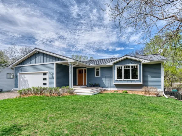 2225 Stillwater St, White Bear Lake, MN 55110