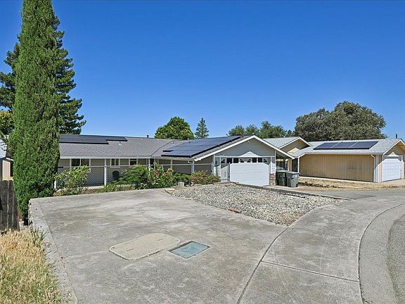 2nd image of 3965 Creekside Pl