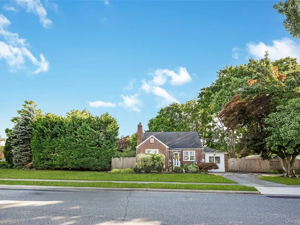 42 Spencer Street, Farmingdale, NY 11735
