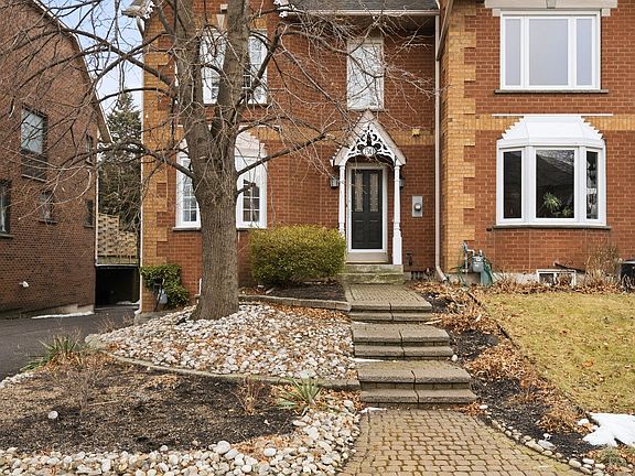 2nd image of 50 Edgewater Dr