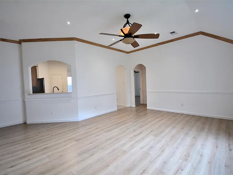 9238 Clearwood Landing Blvd — Photo 3