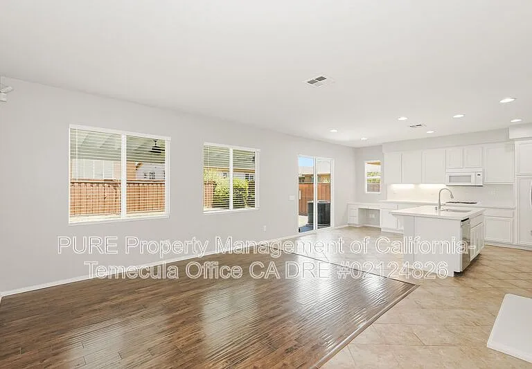 29772 Sceptrum St — Photo 4