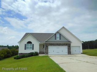 20 Jaylin Oaks Dr, Spring Lake, NC 28390