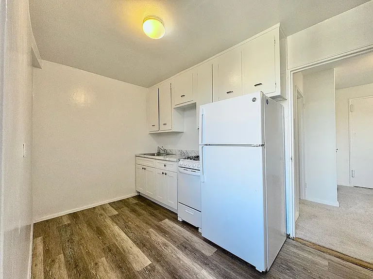 142-27 Barclay Ave #6C — Photo 6