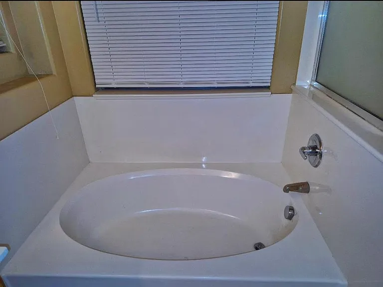 585 S Buena Vista Ct — Photo 9