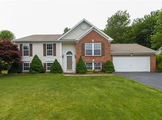 1014 Beaver Creek Dr, Webster, NY 14580