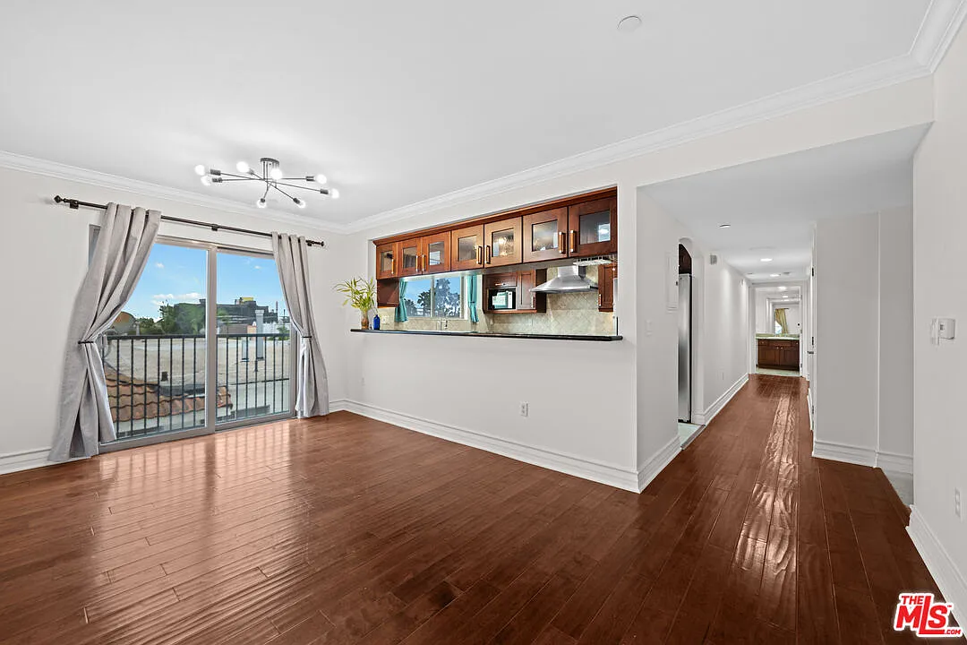 4 bed, 2.5 bath, 1865 sqft, $5,500 — Photo 4