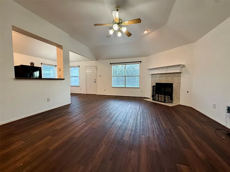 1201 Cumberland Ct — Photo 6