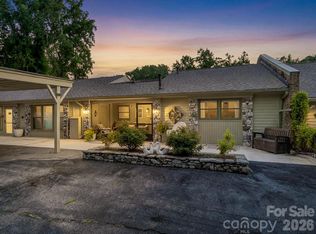 251 Carolina Dr APT 10A, Tryon, NC 28782