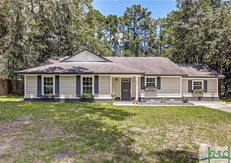 2nd image of 220 Sandlewood Dr