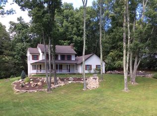 14 Chaucer Dr, Hackettstown, NJ 07840