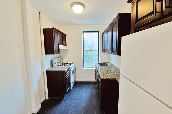 Rented by Peter Ashe | media 7