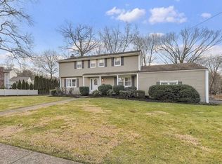 4 Hoover Pl, Wayne, NJ 07470