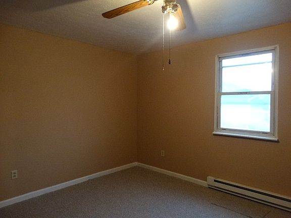 4th image of 522 E Oak St