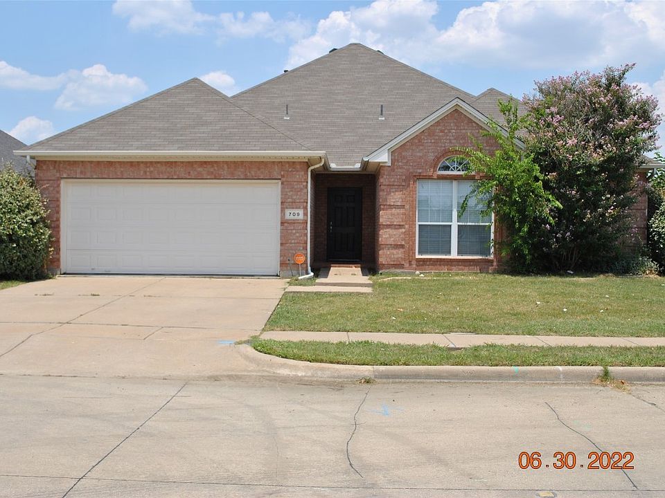 1st image of 709 Crownpoint Ct