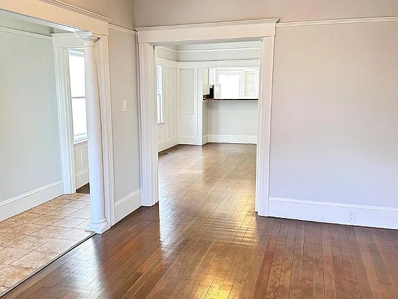 4th image of 701 25th St #B