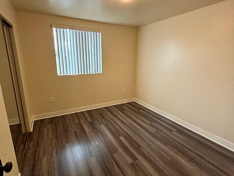 526 W Colden Ave — Photo 6