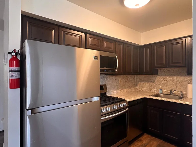 29 Aston Ct — Photo 2
