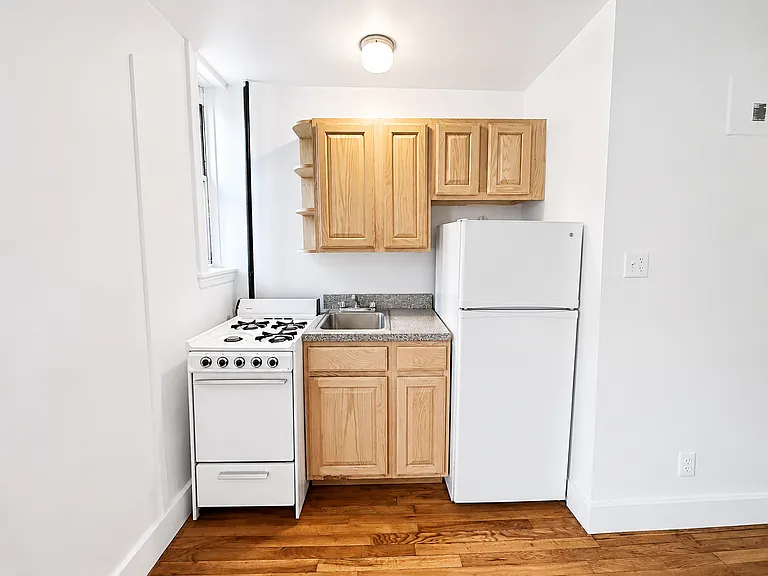 936 W End Ave #B8 — Photo 7