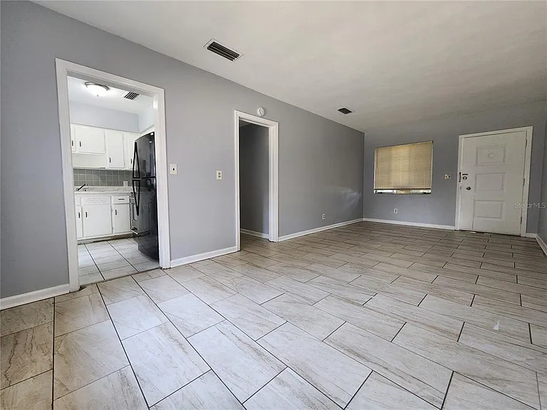 5140 Janice Cir S — Photo 4