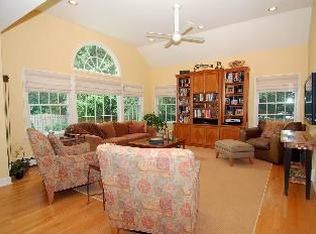 16 Stonehurst Dr, Tenafly, NJ 07670