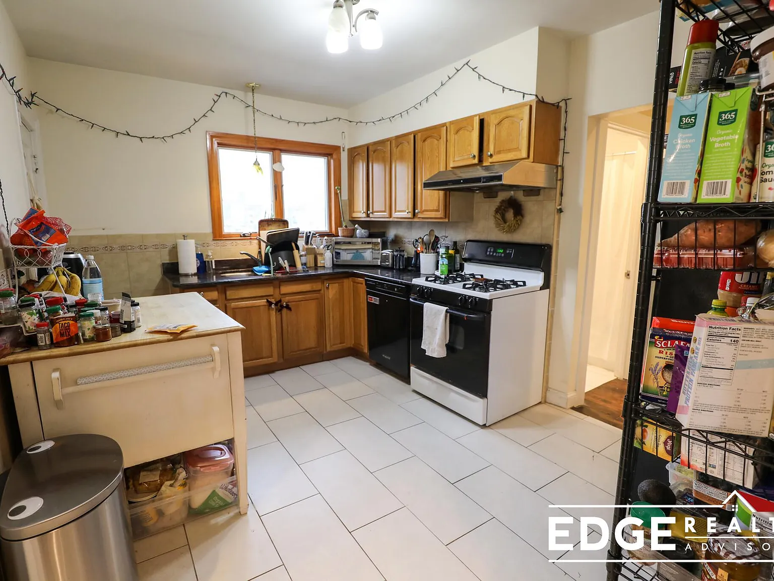 4 bed, 1.5 bath, $4,400 — Photo 3