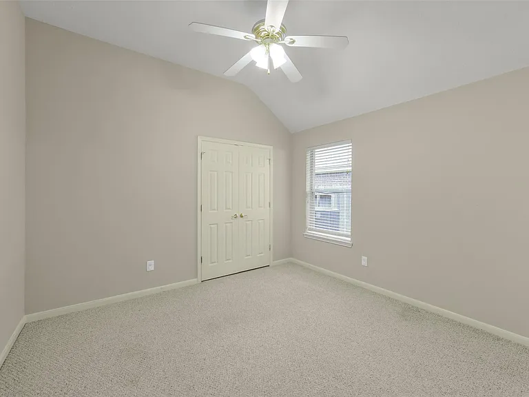 19254 Dillsbury Ct — Photo 39
