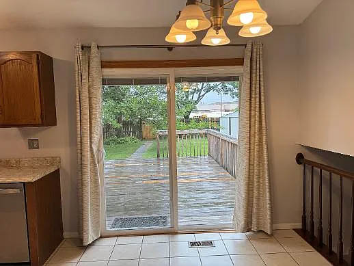 4 bed, 1950 sqft, $3,100 — Photo 3