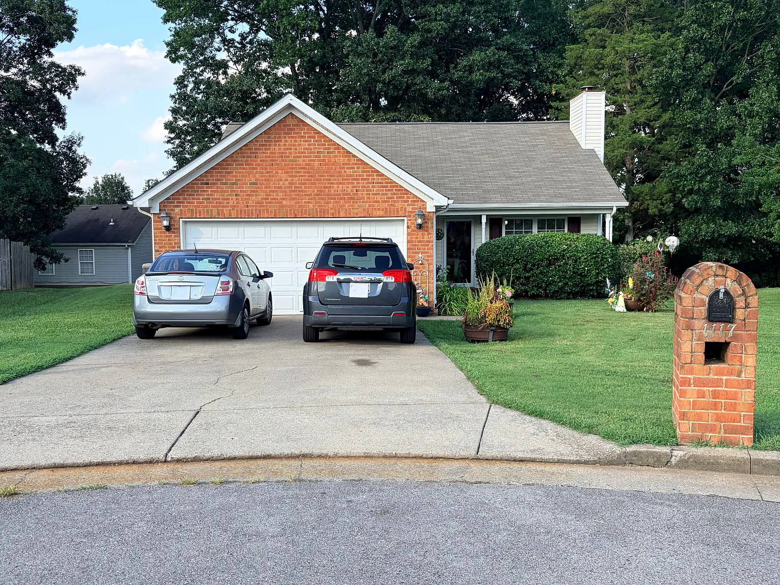 3 bed, 1295 sqft, $2,000 — Photo 1