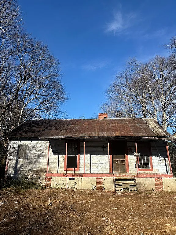 5216 Calhoun Rd NE photo 1