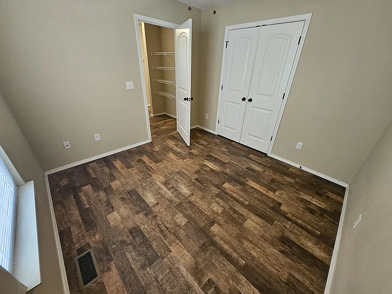 554 Welch St — Photo 15
