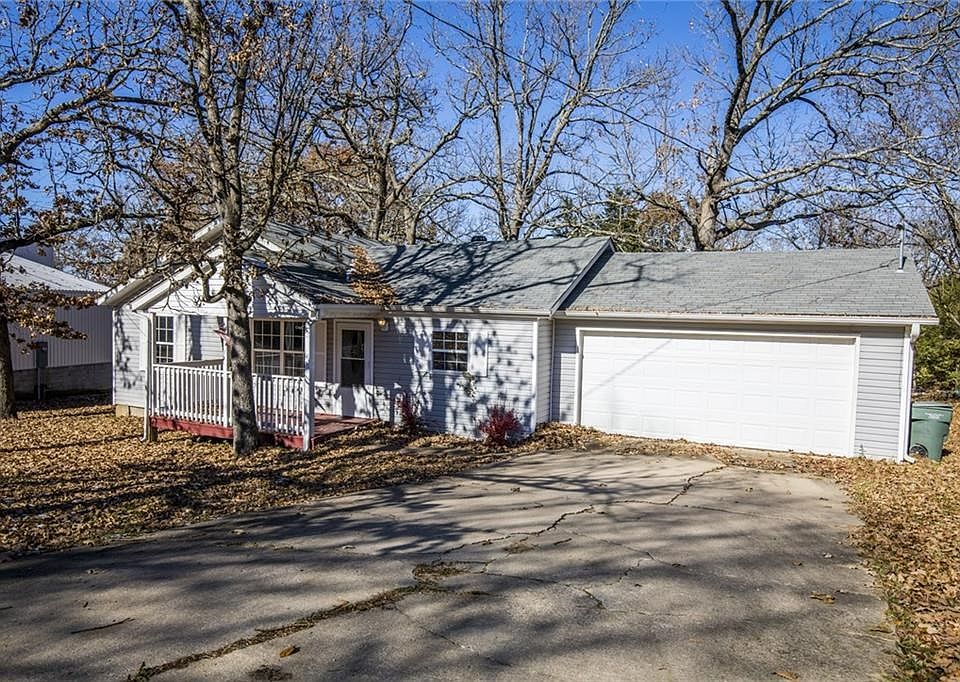 1st image of 708 Whillock St