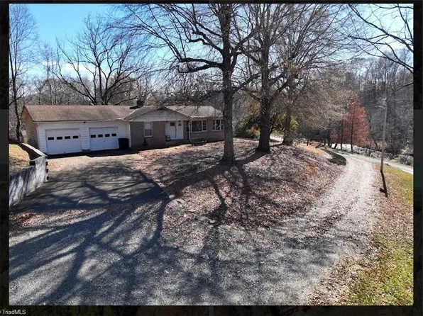 636 Bryant Mill Rd, Ararat, NC 27007