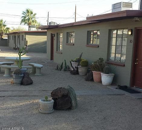 2nd image of 1416 E Cinnabar Ave