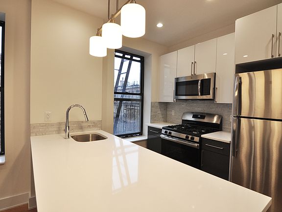 3rd image of 209 W 97th St APT 5F