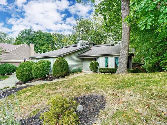 3rd image of 4491 Valley Brook Dr