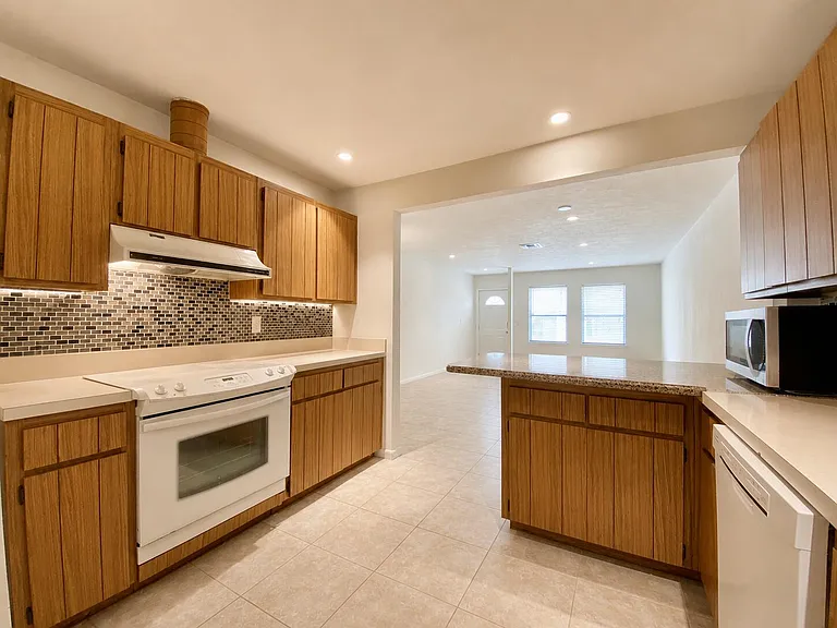6171 Roger St — Photo 2