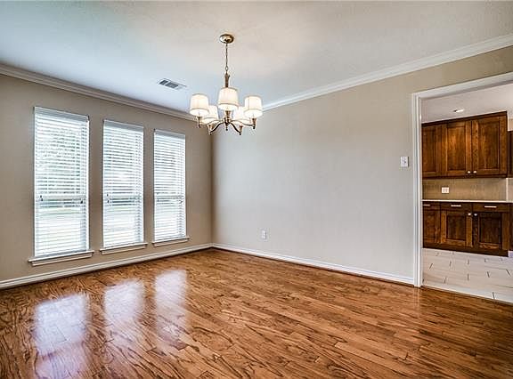 3rd image of 10509 Ravenscroft Dr