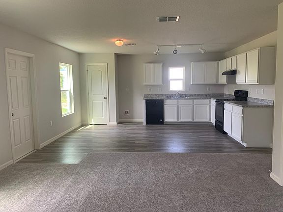 3rd image of 245 Gladiola Ct