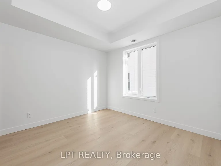 319 Shakespeare St #5 — Photo 10