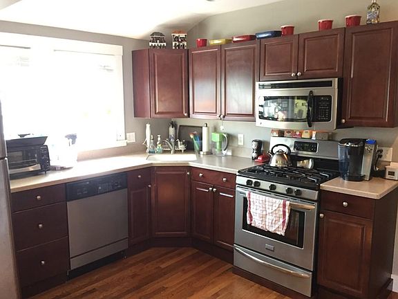 4th image of 108 Washington St #3