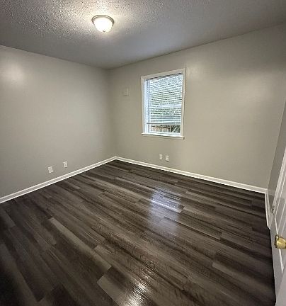 2nd image of 107 Robbins Dr #11084139