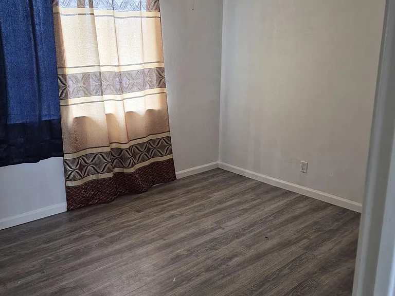 20824 Melville Dr — Photo 7