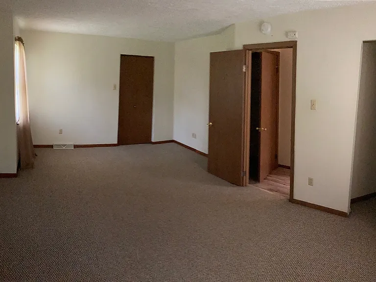 2 closets in bedroom