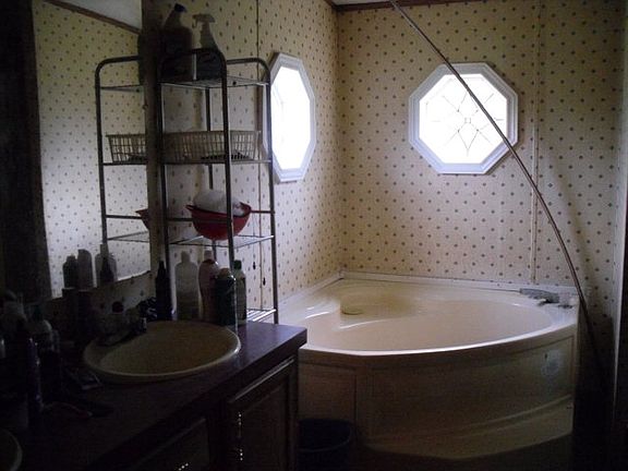 5th image of 120 Holly Hill Dr