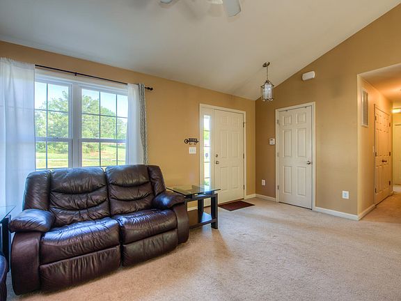 5th image of 13284 Julien St