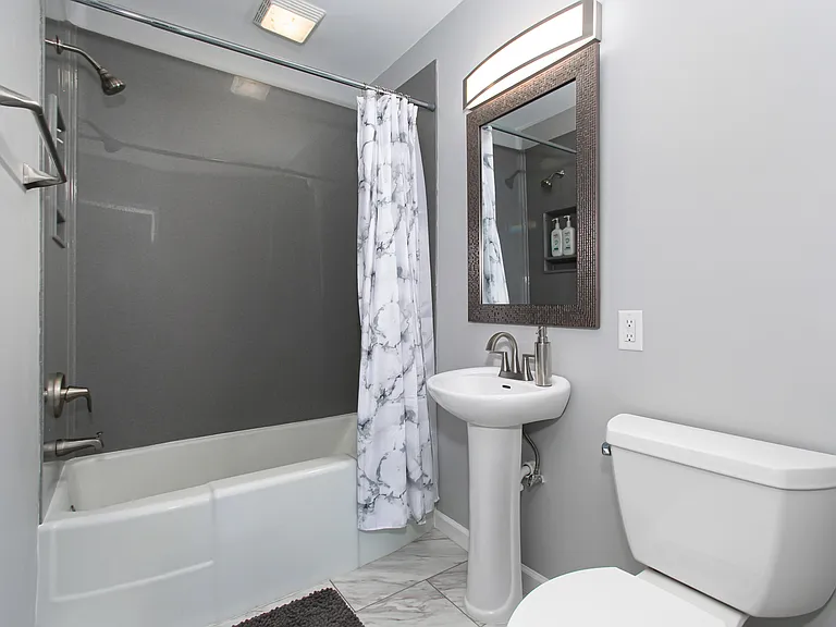 225 S Bleckley Dr — Photo 13